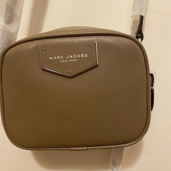 MARC JACOBS NWT Voyager Leather Square Crossbody Bag - Picture 2 of 11